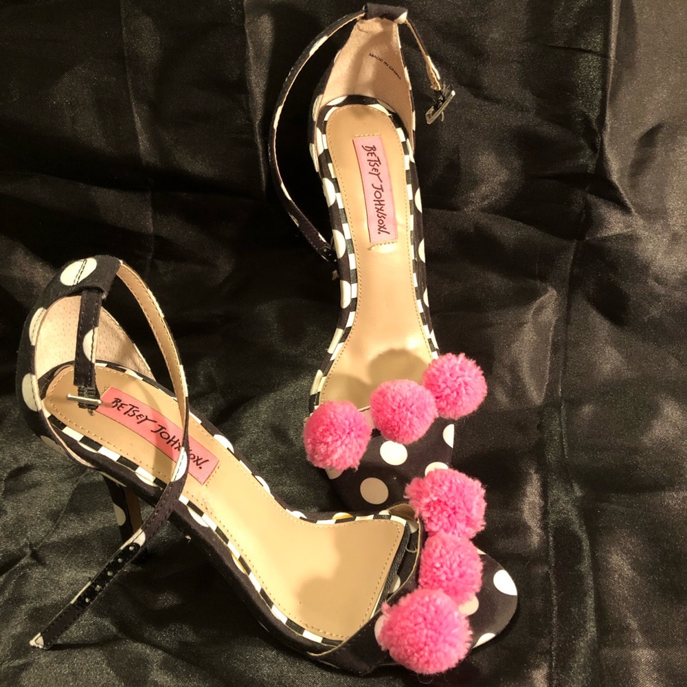 NEW-Betsey Johnson Heels.